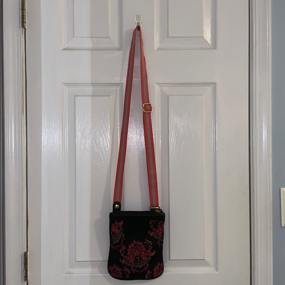 Juicy Couture Satchel - Picture 2 of 7